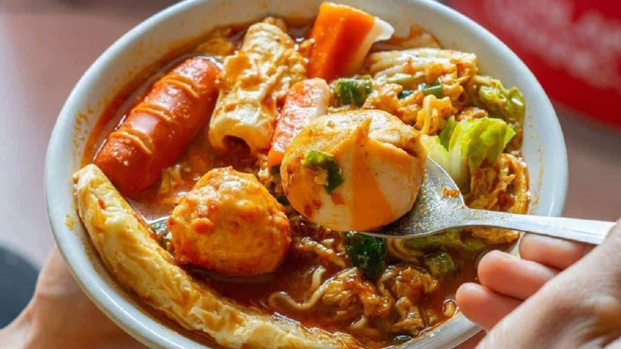 Rental Mobil Bandung Plus Sopir – Nikmati Wisata Kuliner Khas Bandung Bersama Keluarga Tanpa Repot 1 Rental Mobil Bandung Plus Supir - Nikmati Wisata Kuliner Khas Bandung Bersama Keluarga Tanpa Repot