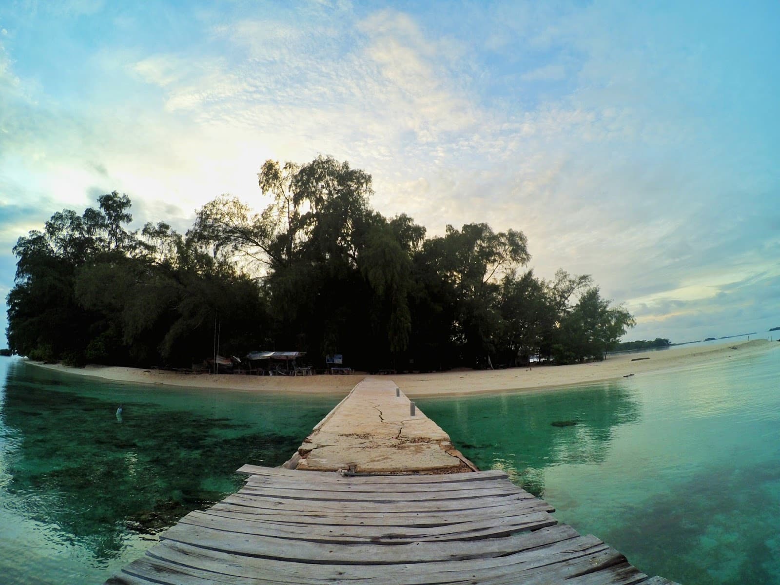 Harga Rental Mobil Hiace Bandung Solusi Transportasi Nyaman ke Jakarta & Wisata Kepulauan Seribu