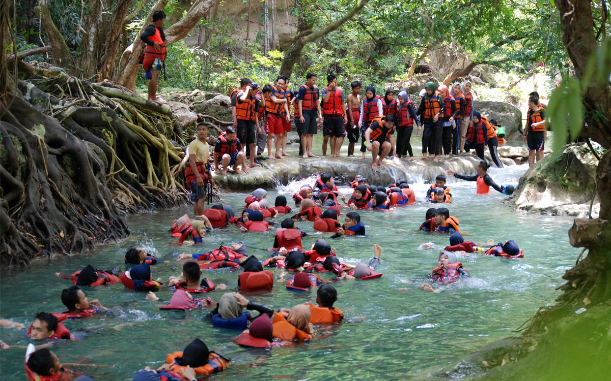Travel Mobil Bandung Pangandaran Murah Harga Sewa Mobil, Paket Wisata Green Canyon, Batu Karas & Body Rafting Citumang Terbaru 1 Travel Mobil Bandung Pangandaran Murah Harga Sewa Mobil, Paket Wisata Green Canyon, Batu Karas & Body Rafting Citumang Terbaru