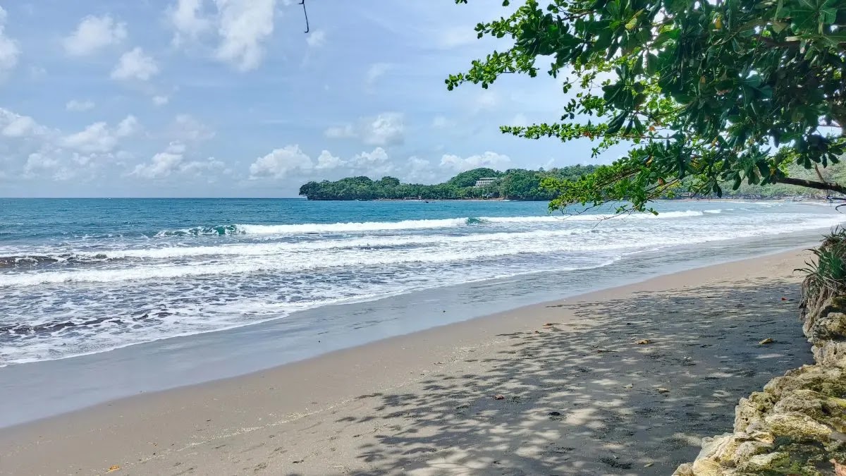 Travel Mobil Bandung Pangandaran Murah Harga Sewa Mobil, Paket Wisata Green Canyon, Batu Karas & Body Rafting Citumang Terbaru 3 Travel Mobil Bandung Pangandaran Murah Harga Sewa Mobil, Paket Wisata Green Canyon, Batu Karas & Body Rafting Citumang Terbaru